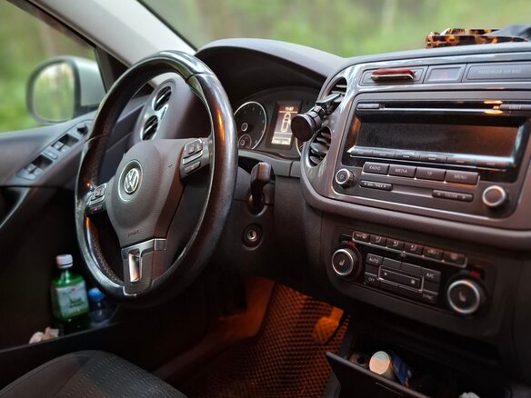 2012 Volkswagen Tiguan I Рестайлинг, серебристый, 790000 рублей - вид 5