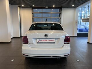 2017 Volkswagen Polo V Рестайлинг, белый, 1150000 рублей, вид 4