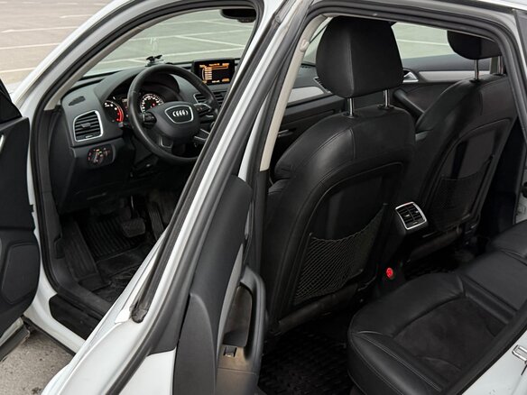 2012 Audi Q3 I (8U), белый - вид 9