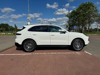 2019 Porsche Cayenne III, белый, 4125000 рублей, вид 4