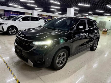 2023 Kia Seltos I Рестайлинг, чёрный, 1546700 рублей, вид 1