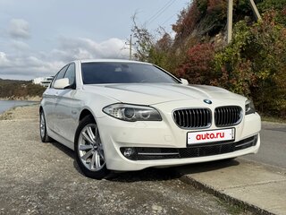 2012 BMW 5 серии 525d xDrive VI (F10/F11/F07), белый, 2090000 рублей, вид 3