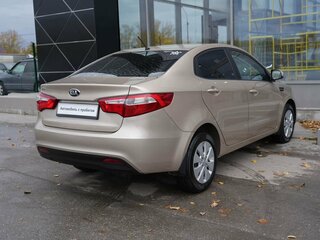 2014 Kia Rio 6-speed III, бежевый, 1020000 рублей, вид 5