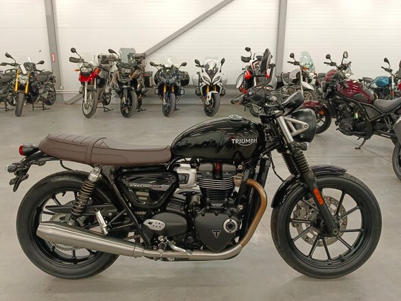 2023 Triumph Speed Twin, чёрный, 960000 рублей - вид 1