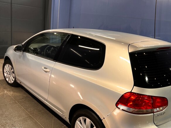 2010 Volkswagen Golf 6-speed VI, серебристый - вид 1