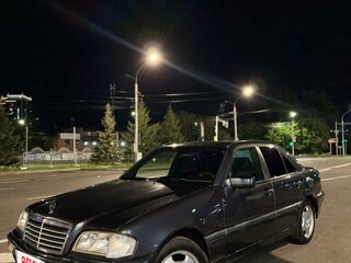 2000 Mercedes-Benz C-Класс 180 I (W202) Рестайлинг, чёрный, 650000 рублей, вид 3