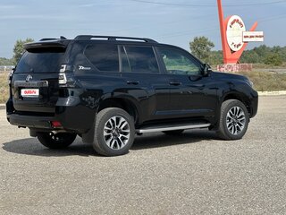 2021 Toyota Land Cruiser Prado 150 Series Рестайлинг 3, чёрный, 7750000 рублей, вид 4