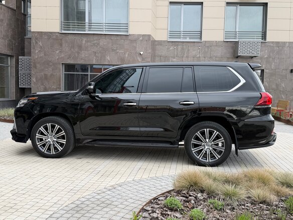 2017 Lexus LX 450d III Рестайлинг 2, чёрный, 7500000 рублей - вид 20