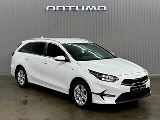 2021 Kia Ceed III Рестайлинг, белый, 1997000 рублей, вид 3