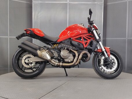 2015 Ducati Monster 821, красный, 529000 рублей, вид 1