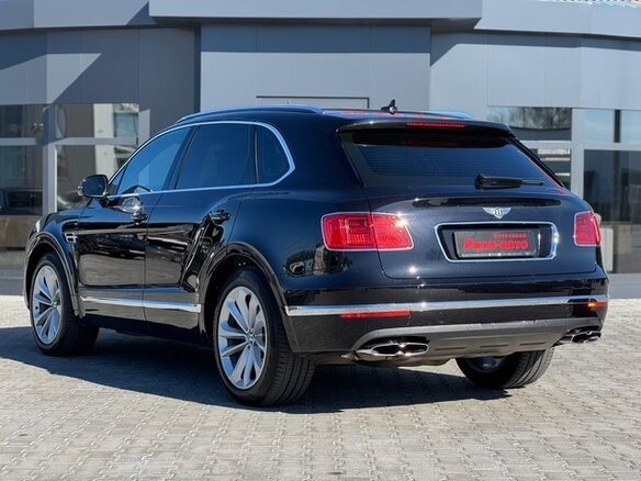 2018 Bentley Bentayga I, чёрный - вид 4