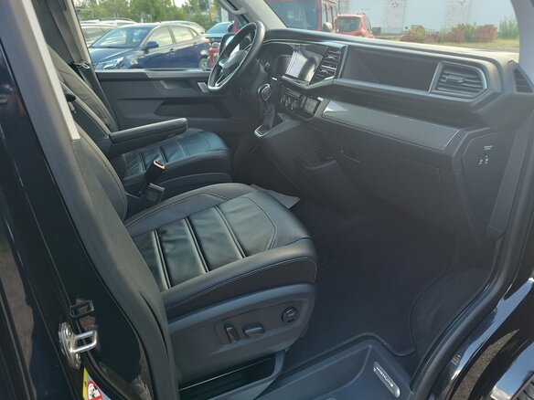 2022 Volkswagen Multivan T6 Рестайлинг, чёрный, 10300000 рублей - вид 6