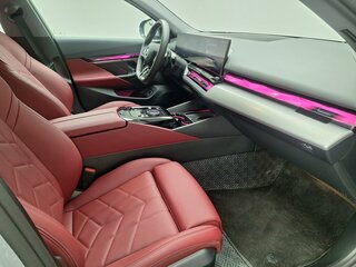 2024 BMW 5 серии 520i VIII (G60/G61/G68), серый, 6820000 рублей, вид 5
