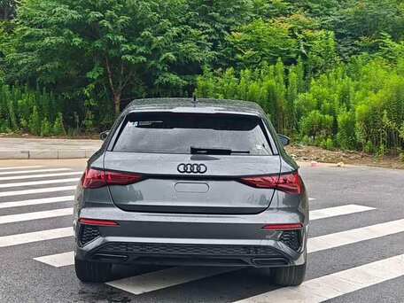 2023 Audi A3 Sportback 35 TFSI IV (8Y), серый, 1931000 рублей, вид 4
