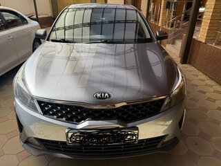 2021 Kia Rio IV Рестайлинг, серый, 1750000 рублей, вид 1