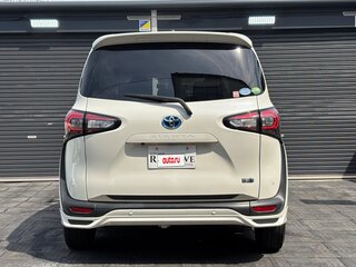 2021 Toyota Sienta II Рестайлинг, белый, 1260000 рублей, вид 5