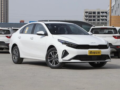 2026 Kia K3 II (China Market) Рестайлинг, белый, 1890000 рублей, вид 3
