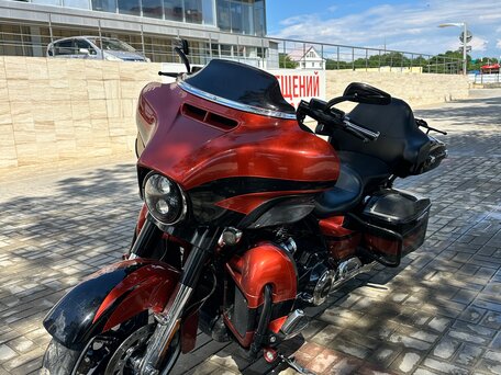 2017 Harley-Davidson CVO Street Glide, чёрный, 2350000 рублей, вид 2