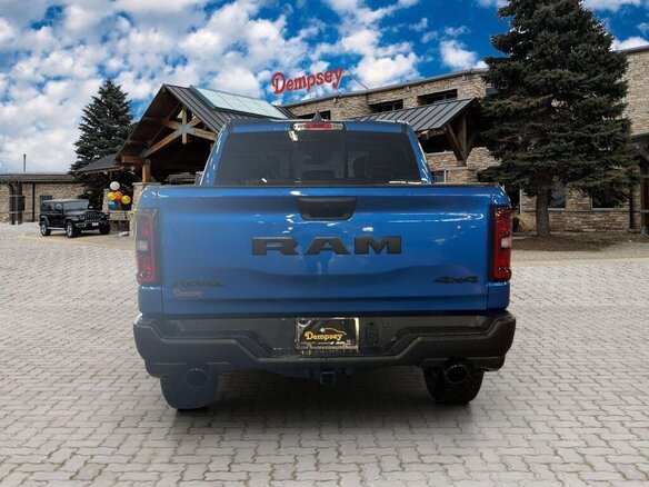 2025 Ram 1500 Crew Cab V Рестайлинг, синий, 5954000 рублей - вид 4