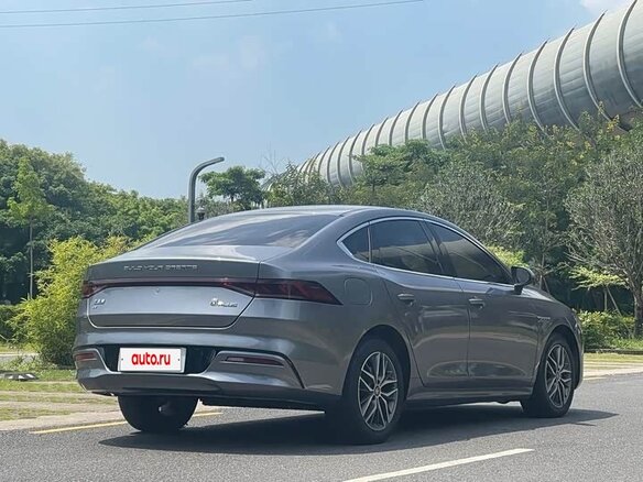 2023 BYD Qin Plus EV 500 I, серебристый, 1685000 рублей - вид 5
