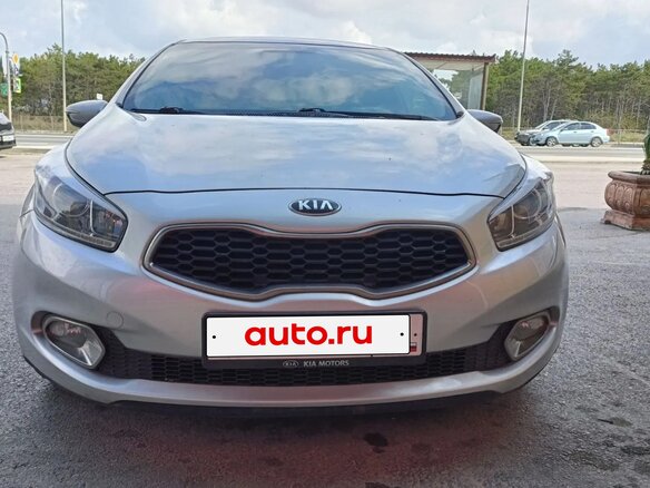 2014 Kia Ceed II, серебристый, 1460000 рублей