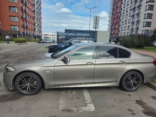 2012 BMW 5 серии 520i VI (F10/F11/F07), серебристый, 1910000 рублей, вид 4