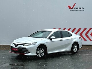 2018 Toyota Camry VIII (XV70), белый, 2750000 рублей, вид 1