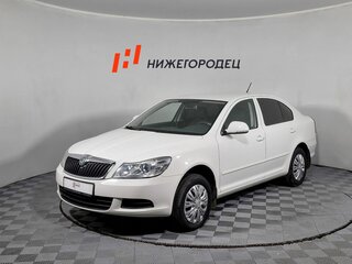 2013 Skoda Octavia II (A5) Рестайлинг, белый, 859000 рублей, вид 1