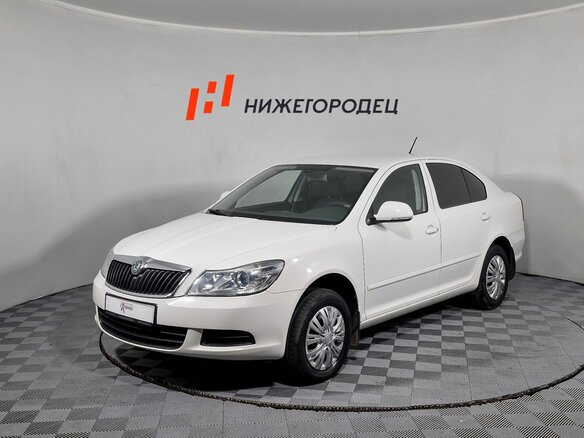 2013 Skoda Octavia II (A5) Рестайлинг, белый, 859000 рублей