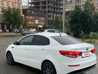 2016 Kia Rio III Рестайлинг, белый, 920000 рублей, вид 3