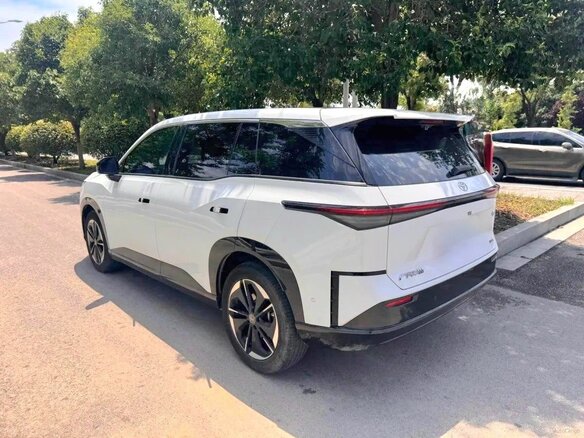 2026 Toyota bZ3X 58.3 kWh, белый, 2870000 рублей - вид 5