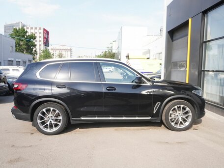 2020 BMW X5 30d IV (G05/G18), чёрный, 5813000 рублей, вид 4
