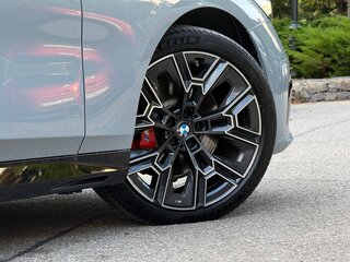 2025 BMW 5 серии 530i xDrive VIII (G60/G61/G68), серый, 9790000 рублей, вид 3