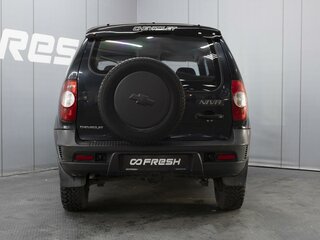 2011 Chevrolet Niva I Рестайлинг, чёрный, 330000 рублей, вид 4