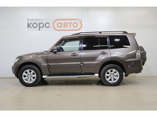 2011 Mitsubishi Pajero IV, коричневый, 1799000 рублей, вид 2