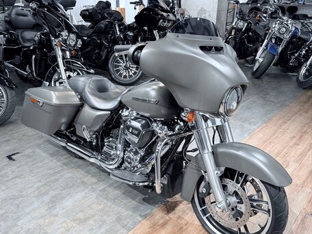 2018 Harley-Davidson Street Glide Special, серый, 1799000 рублей, вид 1