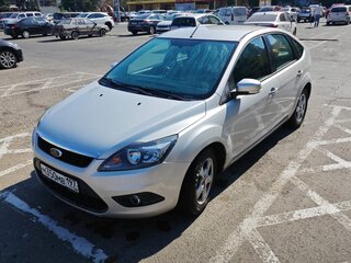 2011 Ford Focus II Рестайлинг, серебристый, 590000 рублей, вид 2
