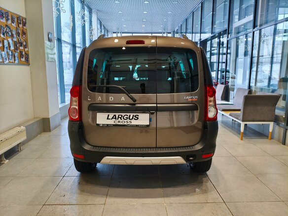 2026 Lada (ВАЗ) Largus Cross I Рестайлинг, коричневый, 2042000 рублей - вид 4