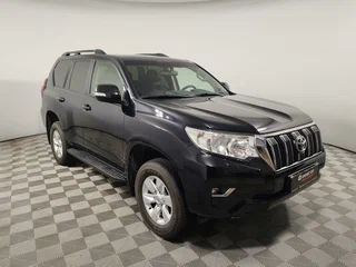 2021 Toyota Land Cruiser Prado 150 Series Рестайлинг 3, чёрный, 5349000 рублей, вид 3