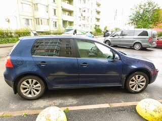 2005 Volkswagen Golf V, синий, 380000 рублей, вид 2