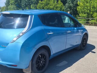 2014 Nissan Leaf (EM57) I (ZE0/AZE0), голубой, 1150000 рублей, вид 4