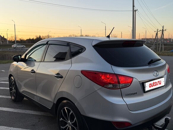 2011 Hyundai ix35 I, серебристый, 895000 рублей - вид 8