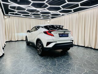 2018 Toyota C-HR I, белый, 2449900 рублей, вид 4