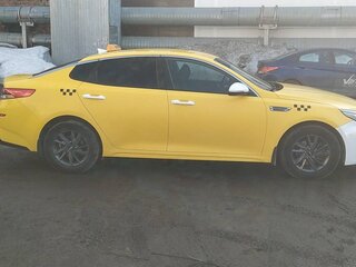 2019 Kia Optima IV Рестайлинг, жёлтый, 789000 рублей, вид 2