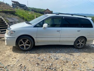 2000 Nissan Presage I, белый, 560000 рублей, вид 4