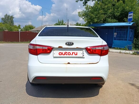 2012 Kia Rio 5-speed III, белый, 500000 рублей - вид 1