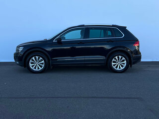 2017 Volkswagen Tiguan II, чёрный, 1880000 рублей, вид 3
