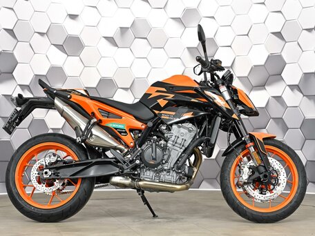 2023 KTM 890 Duke, оранжевый, 899000 рублей, вид 3