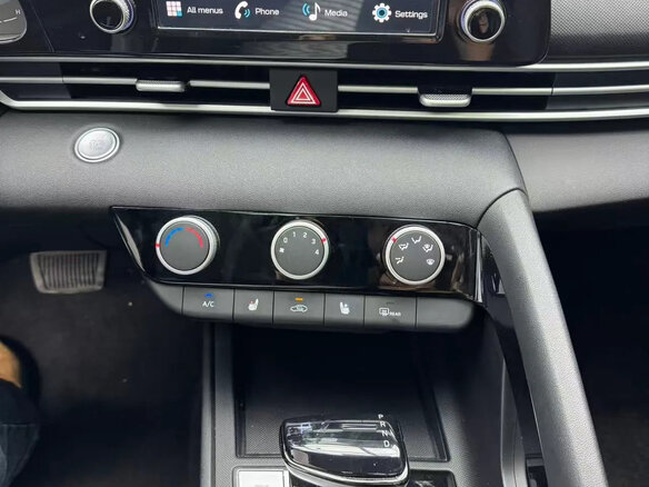 2023 Hyundai Elantra VII (CN7) Рестайлинг, белый, 1700000 рублей - вид 15