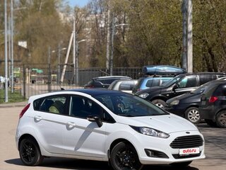 2017 Ford Fiesta Mk6 Рестайлинг, белый, 700000 рублей, вид 3